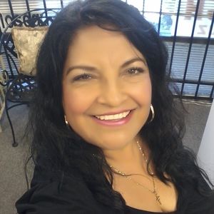 Meet your Posher, Gloria